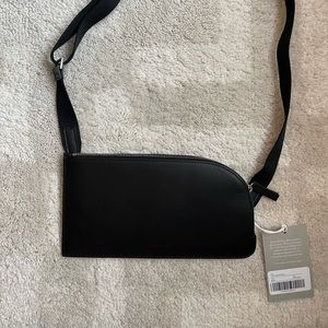 Everlane black sling bag